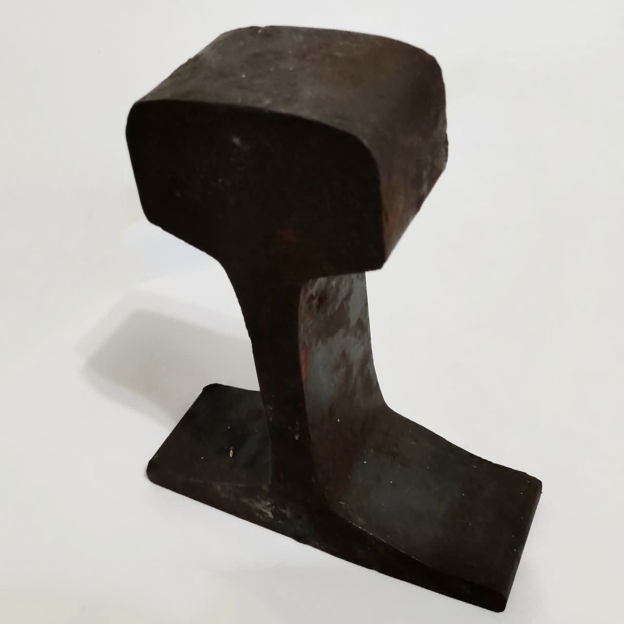 سندان فولادی قدیمی